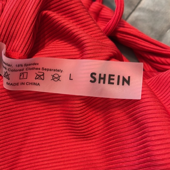 SHEIN NEW RED RIBBED BIKINI SIZE LARGE - Picture 3 of 3